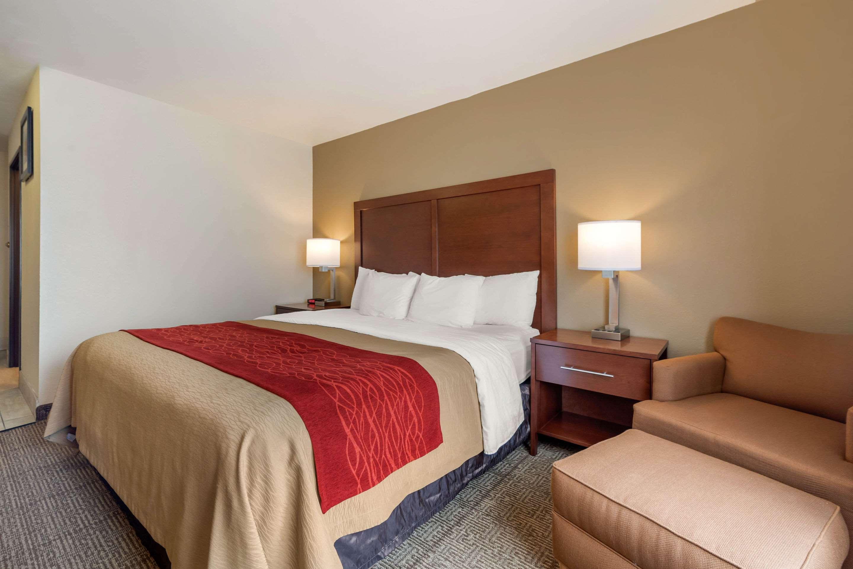 Comfort Inn Limon Exterior photo