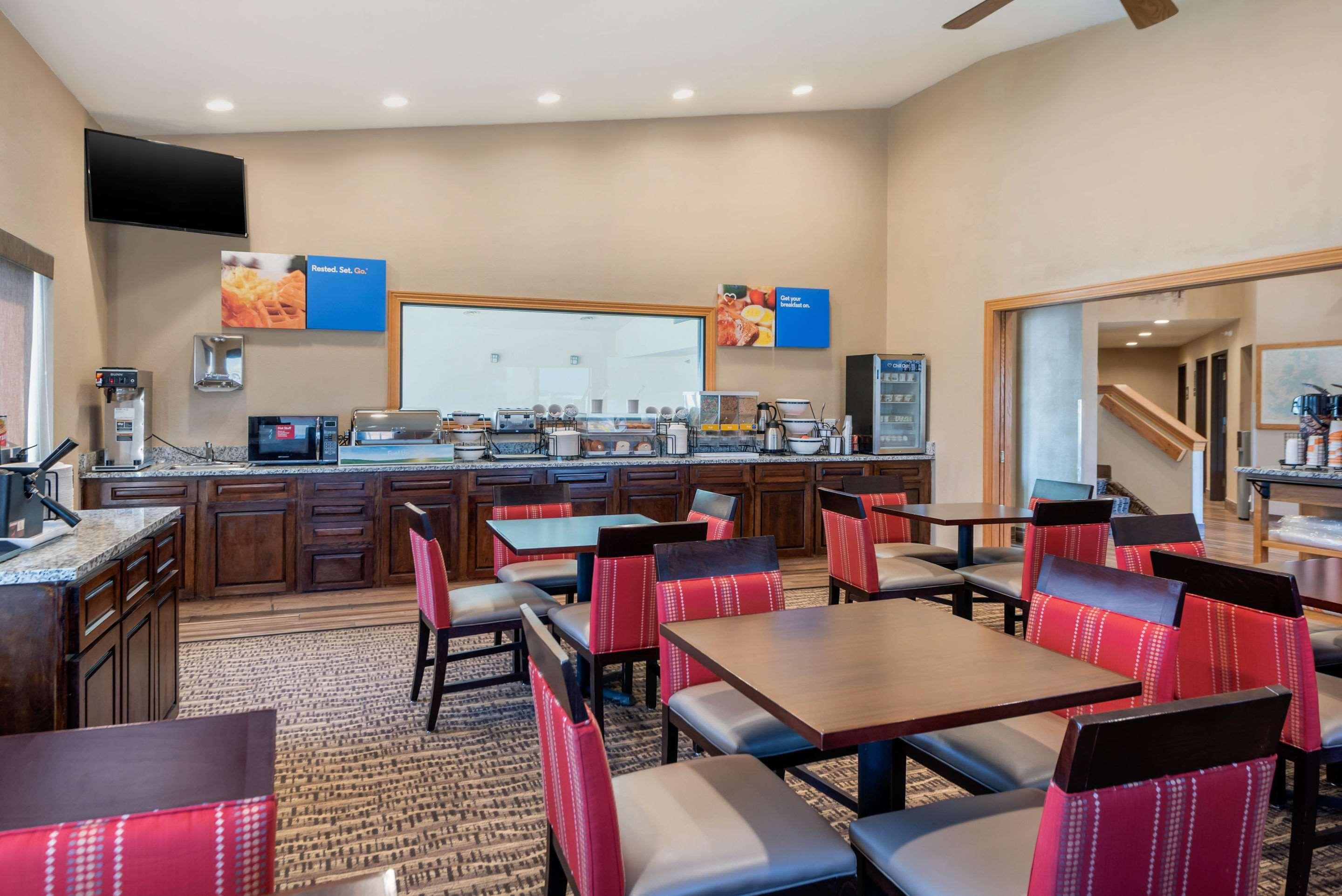 Comfort Inn Limon Exterior photo