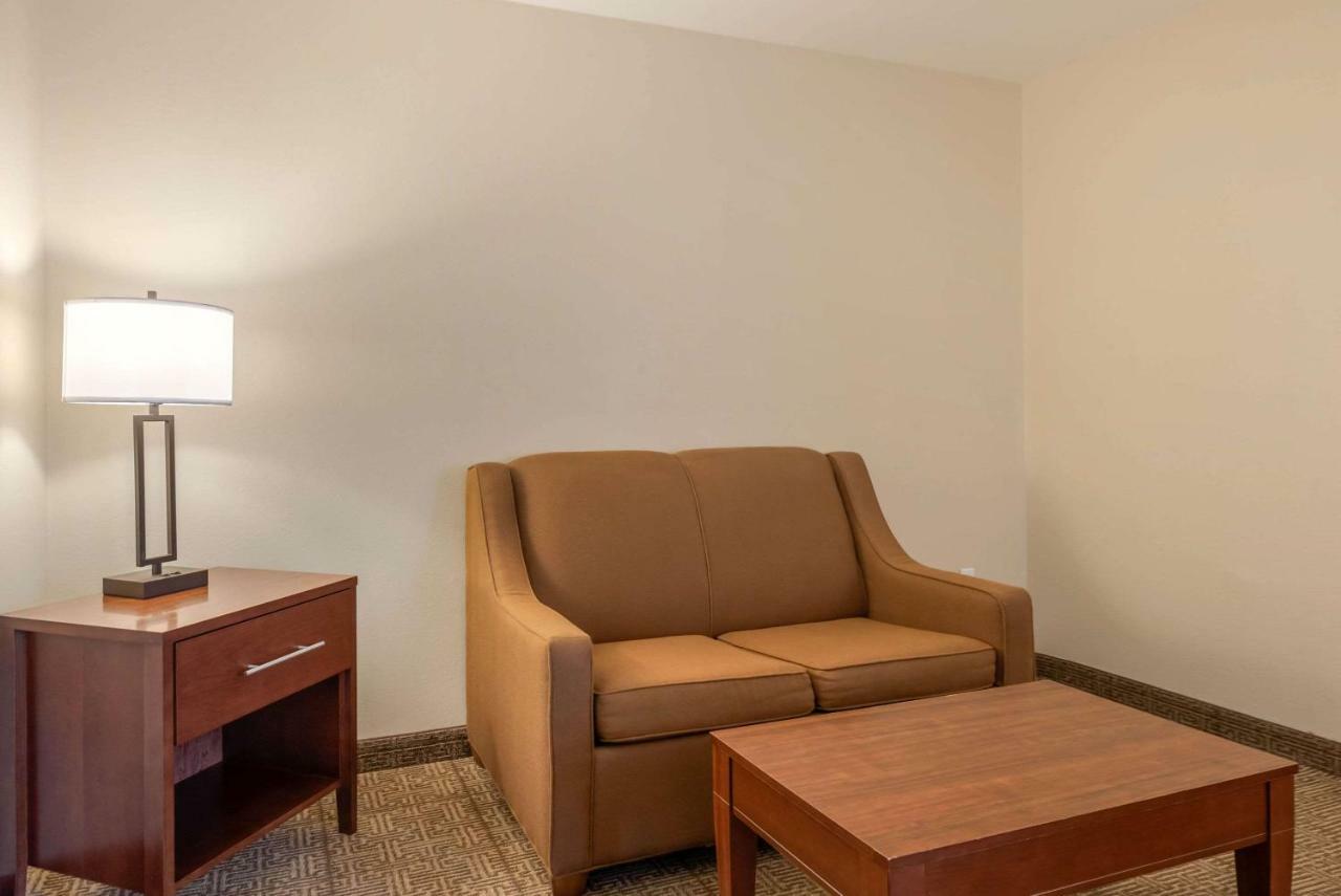 Comfort Inn Limon Exterior photo